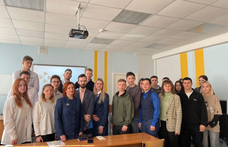 Специалисты Старооскольского кадрового центра встретились со студентами СОФ НИУ "БелГУ"
