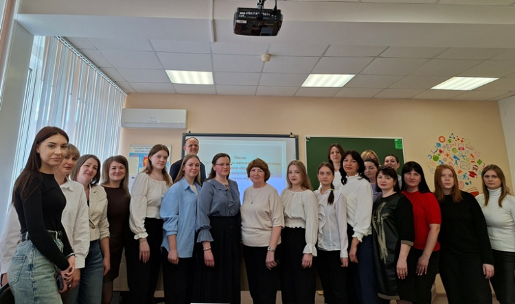 Студенты и учителя школ обсудили стратегии профессионального успеха 