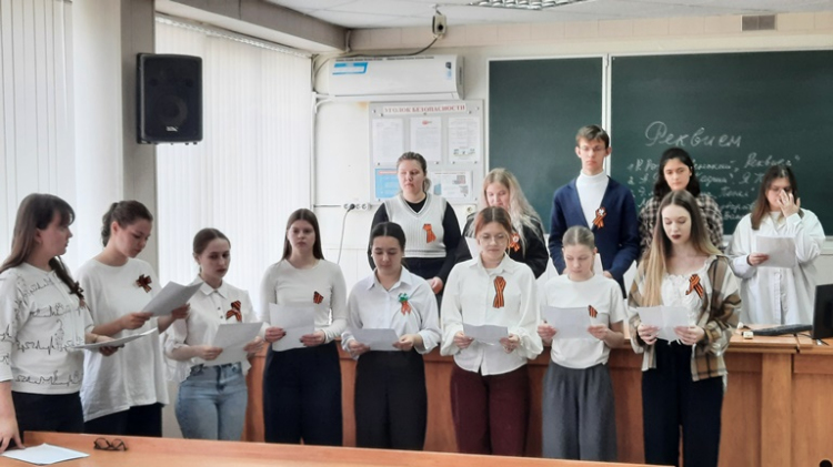 Памяти павших будем достойны!